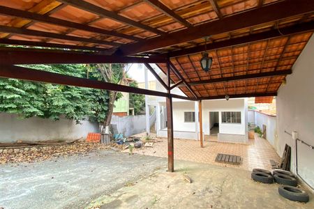 Casa à venda com 360m², 4 quartos e 8 vagasQuintal