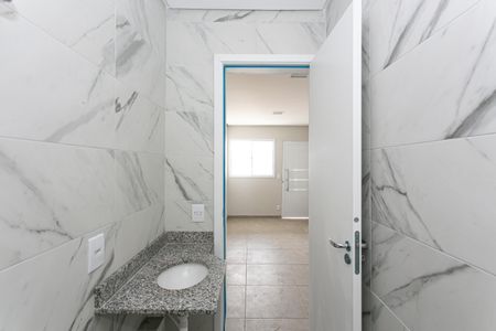 Apartamento para alugar com 39m², 2 quartos e sem vaga Apartamento para alugar com 39m², 2 quartos e sem vagaBanheiro