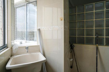 Apartamento para alugar com 70m², 2 quartos e 1 vagaÁrea de serviço