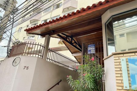 Apartamento para alugar com 70m², 2 quartos e 1 vagaFachada + Placa