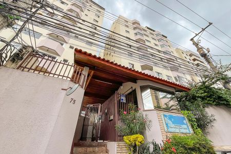 Apartamento para alugar com 70m², 2 quartos e 1 vagaFachada + plaquinha