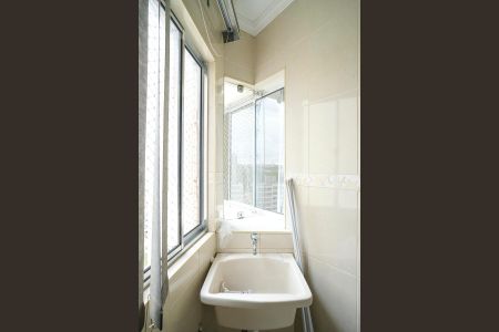 Apartamento para alugar com 70m², 2 quartos e 1 vagaÁrea de serviço