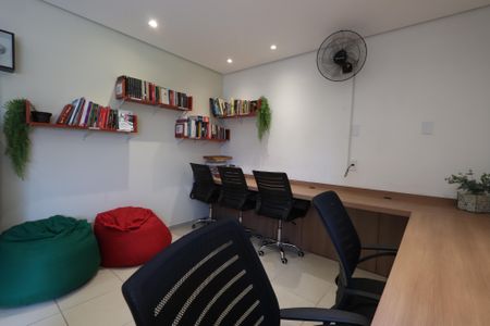 Apartamento para alugar com 45m², 2 quartos e 1 vagaÁrea comum - Home Office