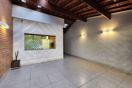 Casa à venda com 157m², 3 quartos e 2 vagasGaragem
