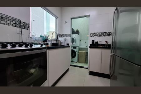 Apartamento à venda com 102m², 2 quartos e 2 vagas Apartamento à venda com 102m², 2 quartos e 2 vagasCozinha