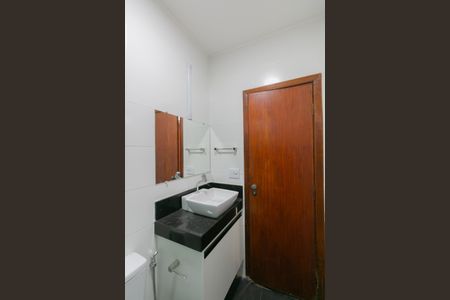 Casa à venda com 74m², 2 quartos e 1 vagaBanheiro