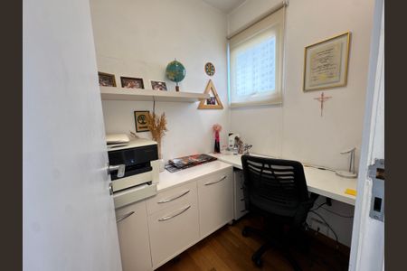 Apartamento para alugar com 195m², 3 quartos e 4 vagas Apartamento para alugar com 195m², 3 quartos e 4 vagasEscritório área de serviço