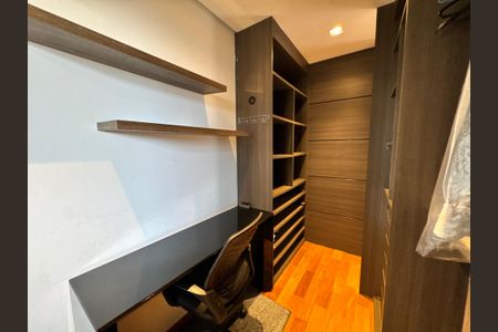 Apartamento para alugar com 195m², 3 quartos e 4 vagas Apartamento para alugar com 195m², 3 quartos e 4 vagasCloset 2 Suite Master