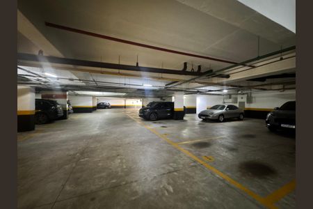 Apartamento para alugar com 195m², 3 quartos e 4 vagas Apartamento para alugar com 195m², 3 quartos e 4 vagasEstacionamento