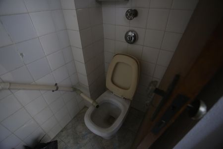 Apartamento à venda com 140m², 2 quartos e sem vagaBanheiro de Serviço