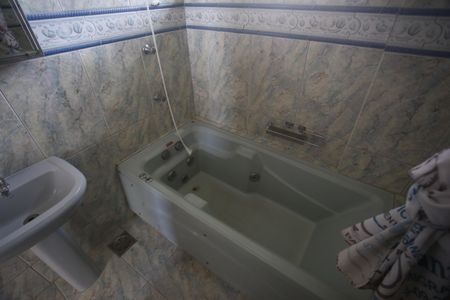 Apartamento à venda com 140m², 2 quartos e sem vagaBanheiro