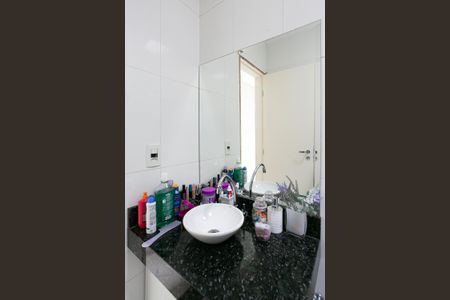 Casa à venda com 113m², 3 quartos e 2 vagas Casa à venda com 113m², 3 quartos e 2 vagasBanheiro Social