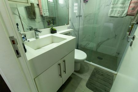 Apartamento à venda com 74m², 3 quartos e 2 vagasBanheiro da Suíte