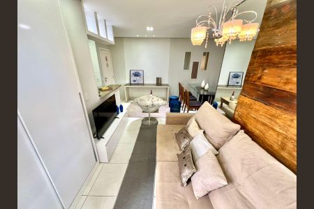 Apartamento à venda com 76m², 2 quartos e 1 vagaSala