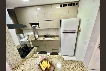 Apartamento à venda com 76m², 2 quartos e 1 vagaCozinha