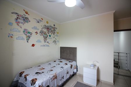 Casa à venda com 216m², 3 quartos e 4 vagasQuarto 2