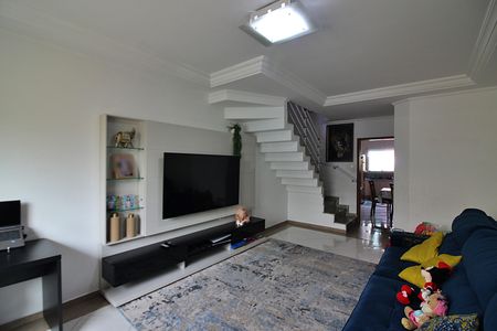 Casa à venda com 216m², 3 quartos e 4 vagasSala