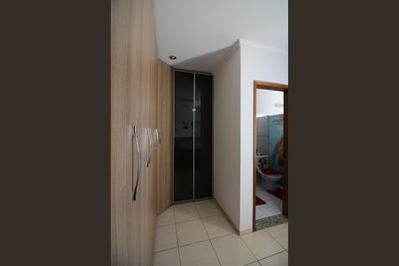 Casa à venda com 216m², 3 quartos e 4 vagasQuarto 1 - Suíte