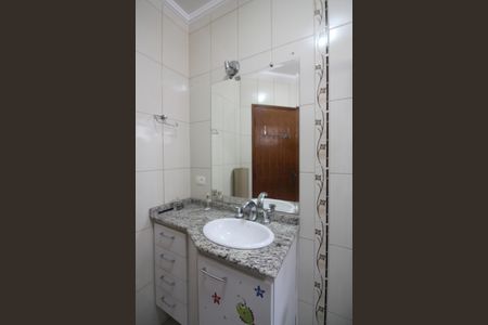 Casa à venda com 216m², 3 quartos e 4 vagasBanheiro Social