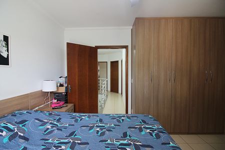 Casa à venda com 216m², 3 quartos e 4 vagasQuarto 1 - Suíte