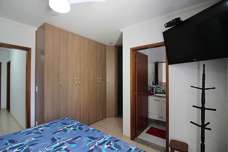 Casa à venda com 216m², 3 quartos e 4 vagasQuarto 1 - Suíte