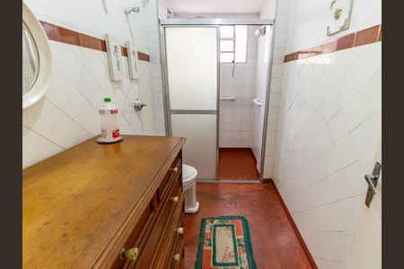 Casa à venda com 181m², 2 quartos e 1 vagaBanheiro