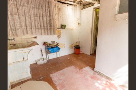 Casa à venda com 181m², 2 quartos e 1 vagaÁrea de Serviço