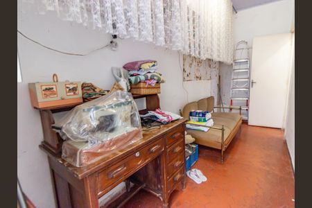 Casa à venda com 181m², 2 quartos e 1 vagaQuarto de Serviço