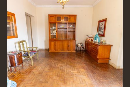 Casa à venda com 181m², 2 quartos e 1 vagaSala