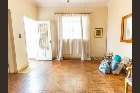 Casa à venda com 181m², 2 quartos e 1 vagaSala