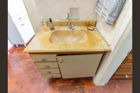 Casa à venda com 181m², 2 quartos e 1 vagaBanheiro