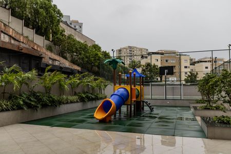 Apartamento à venda com 72m², 3 quartos e 2 vagasÁrea comum - Playground