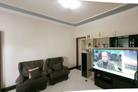 Casa à venda com 156m², 3 quartos e 2 vagasSala