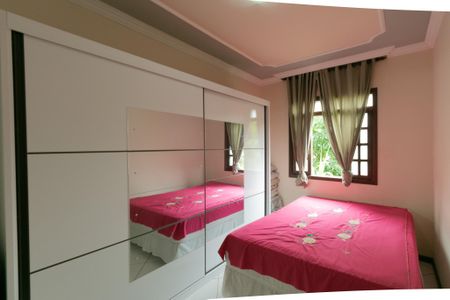 Casa à venda com 156m², 3 quartos e 2 vagasSuíte