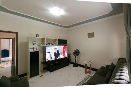 Casa à venda com 156m², 3 quartos e 2 vagasSala