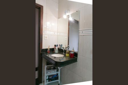 Casa à venda com 156m², 3 quartos e 2 vagasBanheiro Social