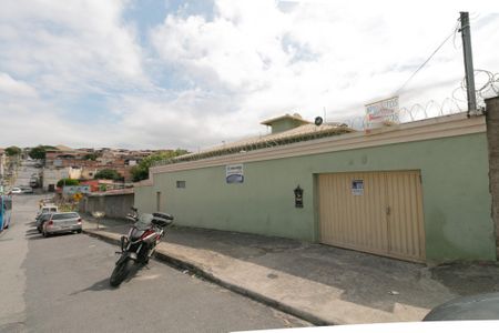 Casa à venda com 156m², 3 quartos e 2 vagasFachada
