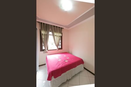 Casa à venda com 156m², 3 quartos e 2 vagasSuíte