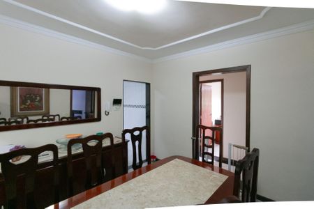 Casa à venda com 156m², 3 quartos e 2 vagasCopa