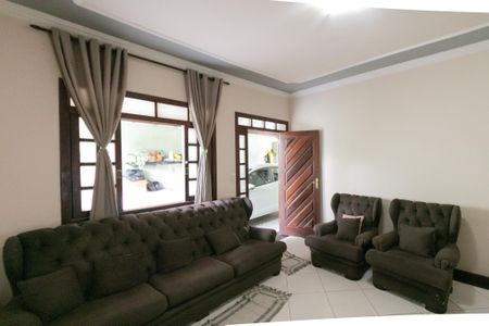 Casa à venda com 156m², 3 quartos e 2 vagasSala