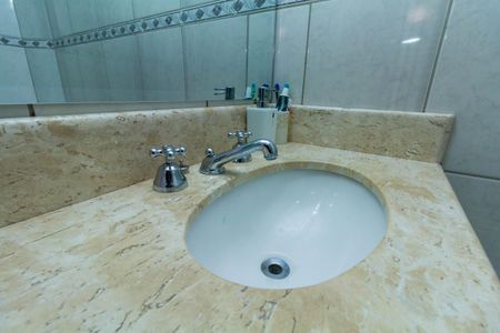 Casa à venda com 175m², 3 quartos e 2 vagas Casa à venda com 175m², 3 quartos e 2 vagasBanheiro 2