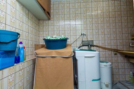 Casa à venda com 175m², 3 quartos e 2 vagas Casa à venda com 175m², 3 quartos e 2 vagasÁrea de Serviço