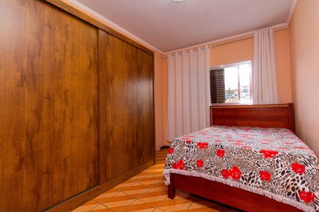 Casa à venda com 175m², 3 quartos e 2 vagas Casa à venda com 175m², 3 quartos e 2 vagasQuarto 2