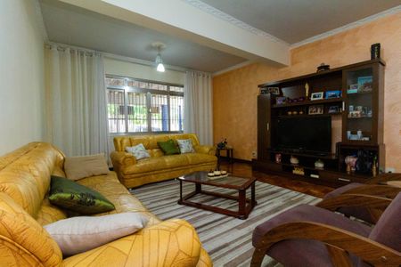 Casa à venda com 175m², 3 quartos e 2 vagas Casa à venda com 175m², 3 quartos e 2 vagasSala