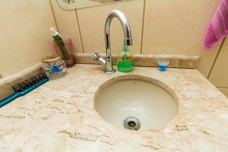 Casa à venda com 175m², 3 quartos e 2 vagas Casa à venda com 175m², 3 quartos e 2 vagasBanheiro 3