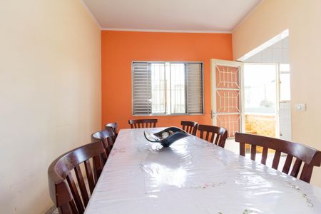 Casa à venda com 175m², 3 quartos e 2 vagas Casa à venda com 175m², 3 quartos e 2 vagasSala de Jantar