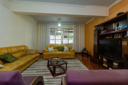 Casa à venda com 175m², 3 quartos e 2 vagas Casa à venda com 175m², 3 quartos e 2 vagasSala