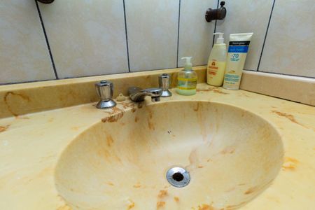 Casa à venda com 175m², 3 quartos e 2 vagas Casa à venda com 175m², 3 quartos e 2 vagasBanheiro 1