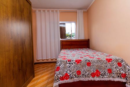 Casa à venda com 175m², 3 quartos e 2 vagas Casa à venda com 175m², 3 quartos e 2 vagasQuarto 2