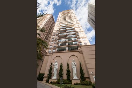 Apartamento à venda com 110m², 2 quartos e 4 vagasFachada